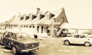 LLU Viebutis KavinÎ Motelis –iauliai Buitis Archyvas
''fivej¯ u˛eiga'' netoli –iauli¯, ant Rekyvos e˛ero kranto 1987 metais. Antano Dilio (ELTA) nuotr.
–iauliai, baland˛io 26 d. (ELTA) R.B. Nr. 69960